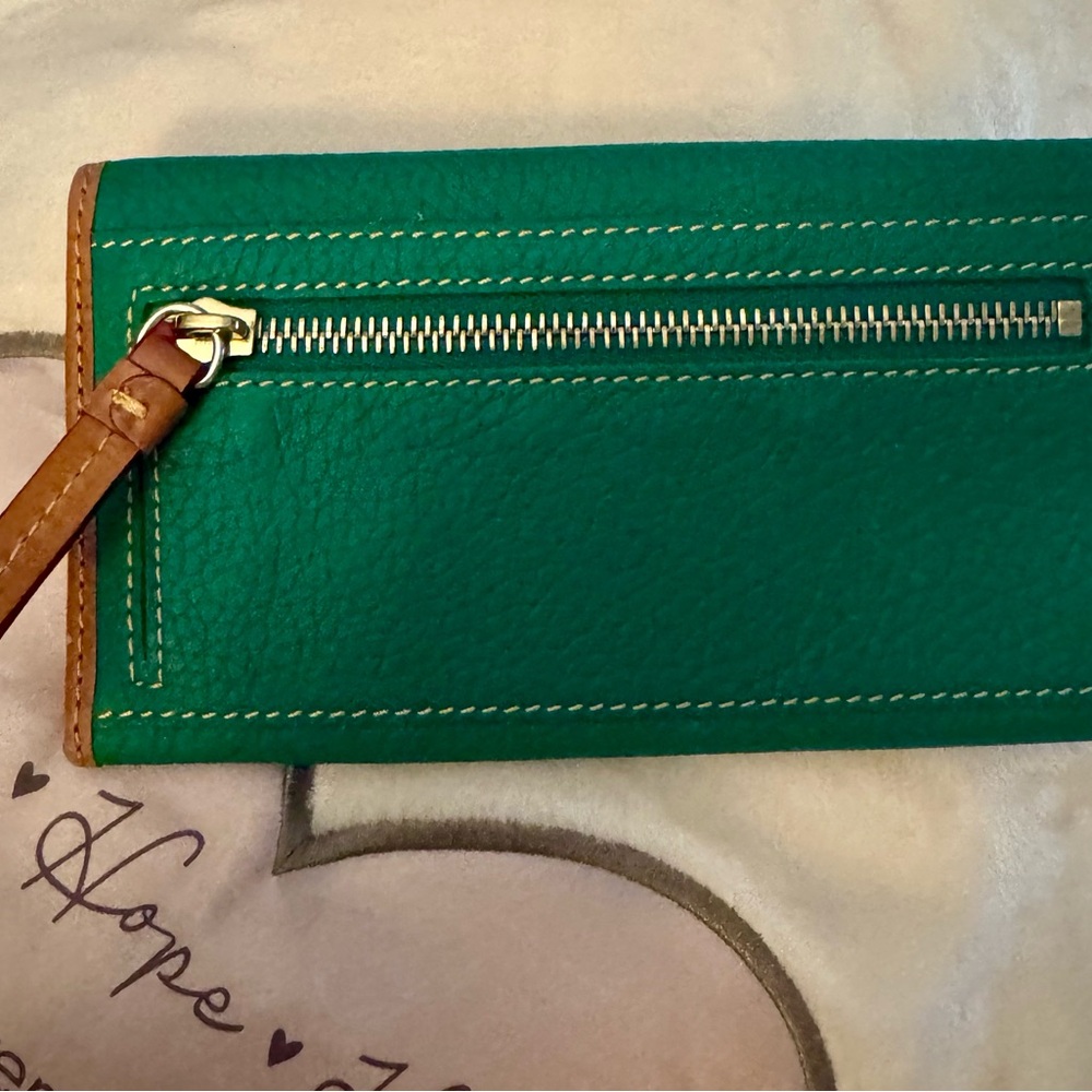 Dooney & Bourke Emerald NWOT Wallet - Picture 2 of 5